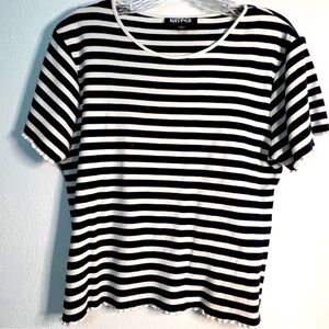 Kasper black & white striped, short-sleeved shirt. Size L. Preowned. Like new.